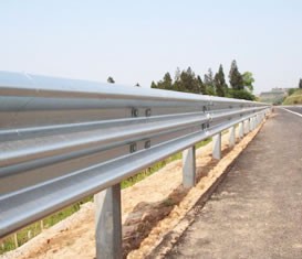 格爾木鍍鋅護(hù)欄板